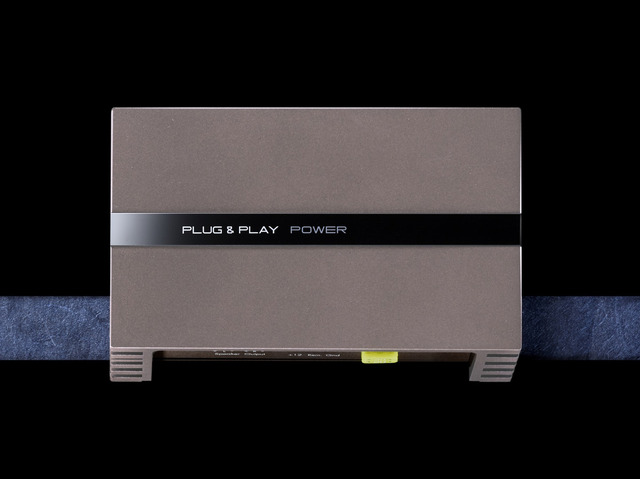 外部パアーアンプの一例（プラグ アンド プレイ・PLUG&PLAY POWER）。