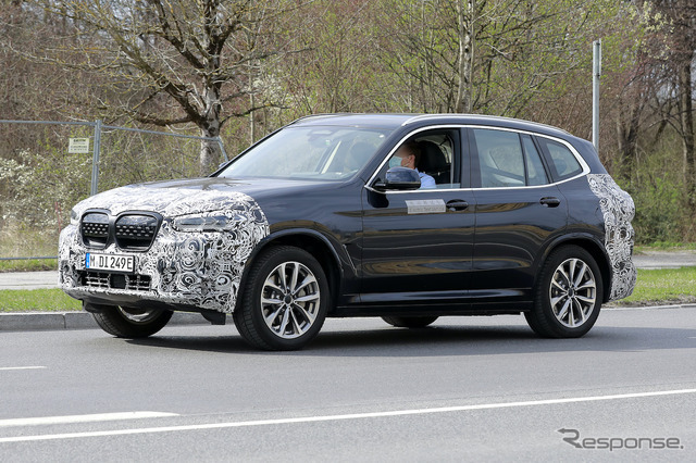 BMW iX3 改良新型　プロトタイプ　スクープ写真