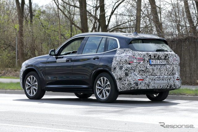 BMW iX3 改良新型　プロトタイプ　スクープ写真