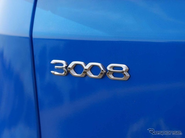 プジョー 3008GT ハイブリッド4