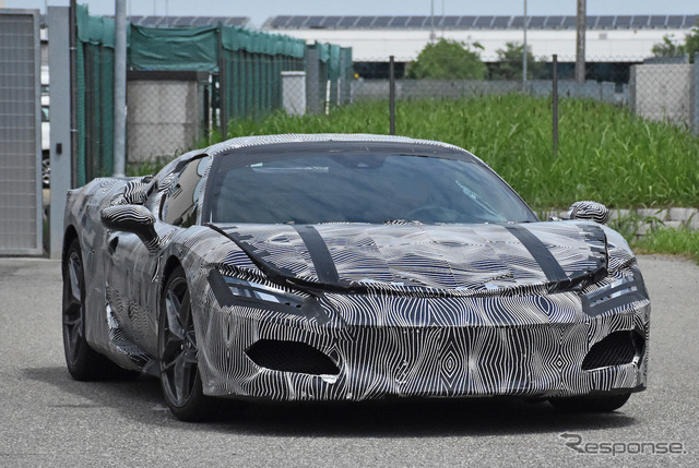 V6エンジンを52年ぶりに搭載するフェラーリの新型プラグインハイブリッド（スクープ写真）