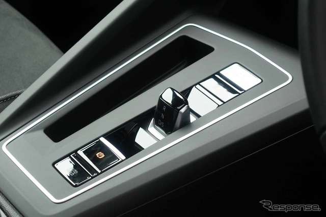 VW ゴルフ 新型（eTSI アクティブ）