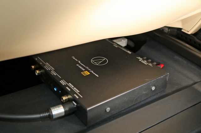 ウォークマンなどのUSB出力を光デジタルに変換するDDコンバーターとして用いているオーディオテクニカのAT-HRD500。