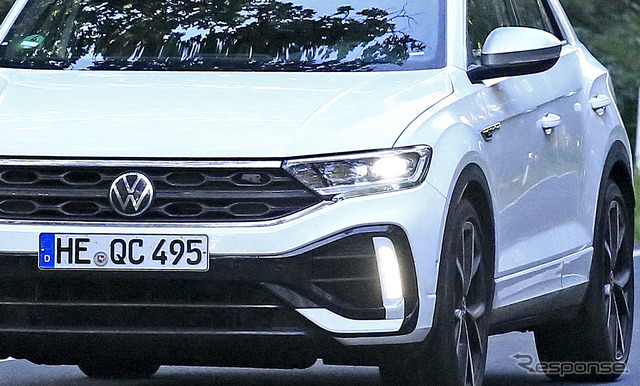 VW T-Roc R 改良新型プロトタイプ（スクープ写真）