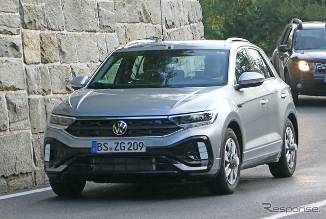 VW T-Roc R-Line 改良新型プロトタイプ（スクープ写真）