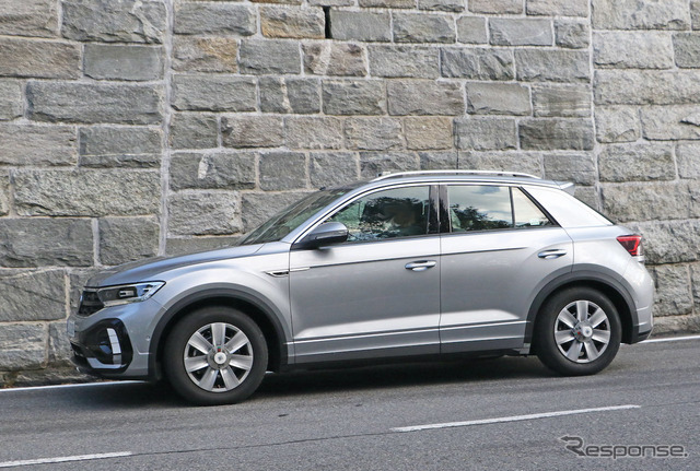 VW T-Roc R-Line 改良新型プロトタイプ（スクープ写真）