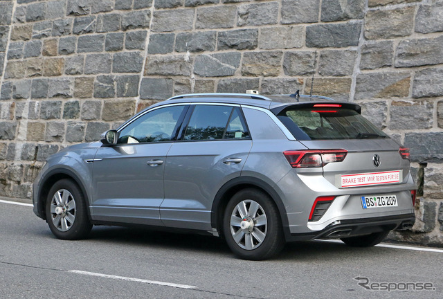 VW T-Roc R-Line 改良新型プロトタイプ（スクープ写真）