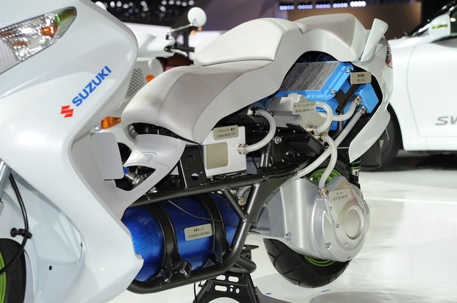スズキ バーグマン フューエルセルスクーター（写真は2011年の東京モーターショー出展時のもの）