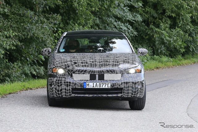 BMW i5 市販型プロトタイプ（スクープ写真）