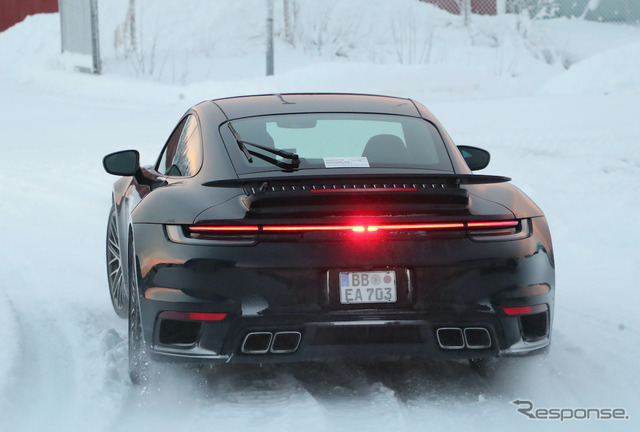 ポルシェ 911ターボ 改良新型プロトタイプ（スクープ写真）