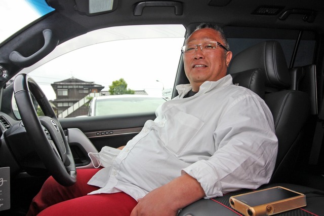 最上級のオーディオユニットを使って望むのさウンドを引き出す須田山さん。明確な音の好みを持ってクルマ作りを実施する。