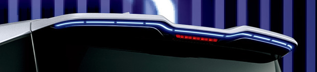 新型ヴォクシー・イルミルーフスポイラー（2022年4月発売予定）