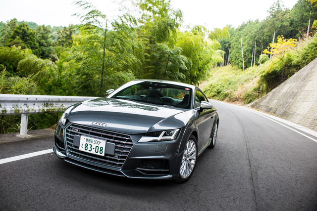 アウディ TTS クーペ 2.0 TFSI クワトロ