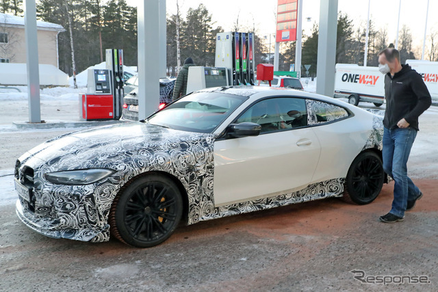 BMW M4 CSL 開発車両（スクープ写真）