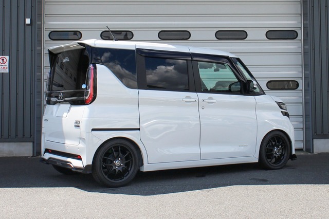 FLEX Z装着車 NISSANルークス