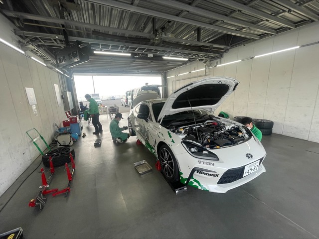 GR86/BRZ Cup出場車用のプロフェッショナルクラス指定車高調「MONO RACING SPEC R」