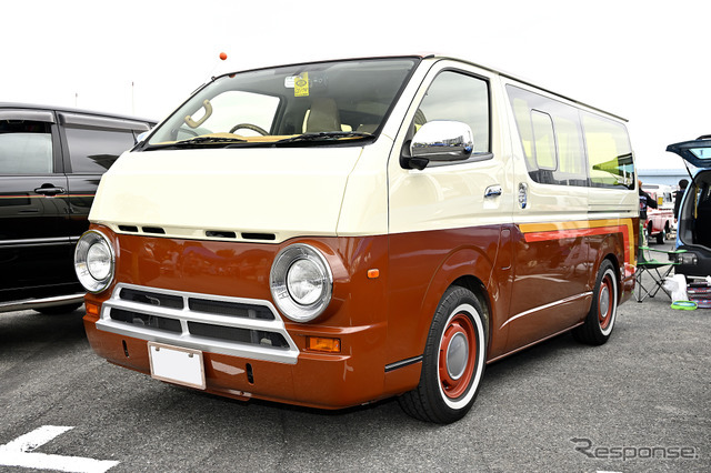 個性的な装いアメリカンワンボックスが面白い！…34th MOONEYES Street Car Nationals