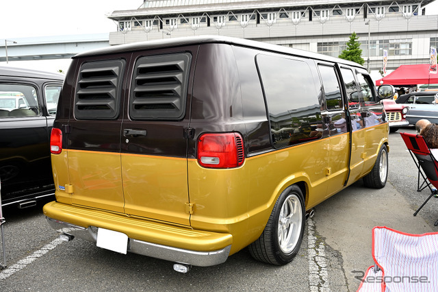 個性的な装いアメリカンワンボックスが面白い！…34th MOONEYES Street Car Nationals