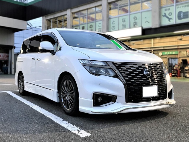 FLEX Z装着車　NISSANエルグランド