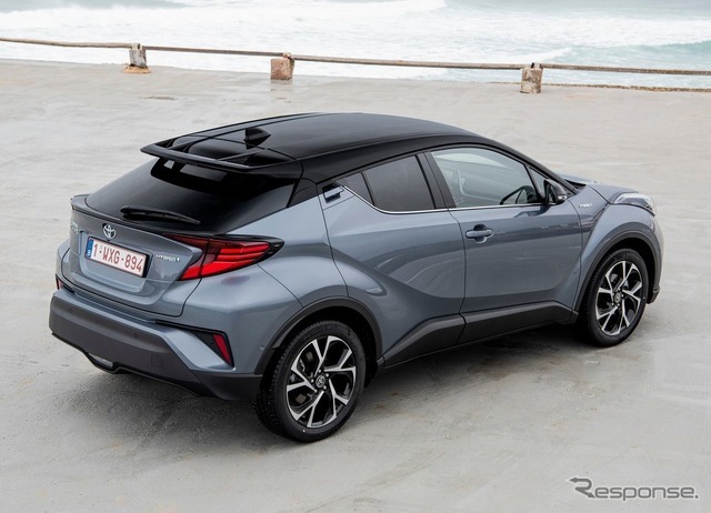 トヨタ C-HR 現行モデル