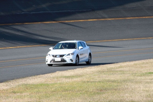 ブリヂストン PX 試乗会。セダン、ミニバン、軽の3車種についてEX20との比較走行をおこなった