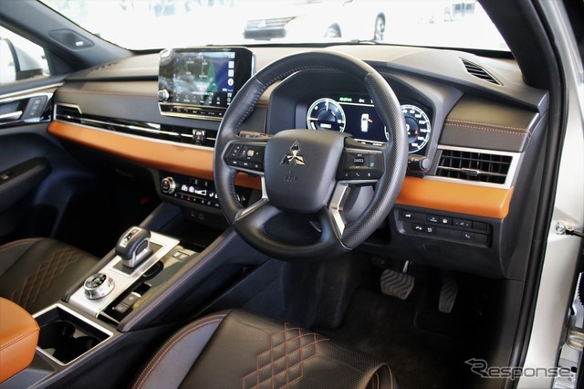 三菱 アウトランダーPHEV