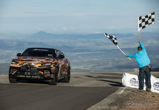ランボルギーニ・ウルス・ペルフォルマンテ のパイクスピークのSUV新記録車両