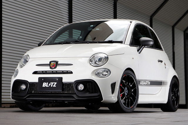 装着デモカー：ABARTH595