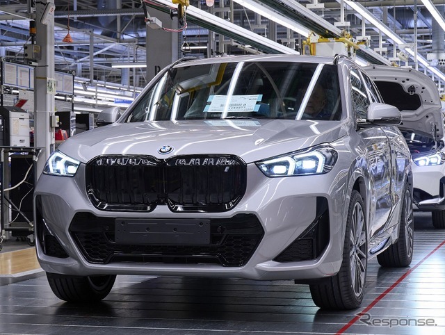 BMWグループのドイツ・レーゲンスブルク工場で生産を開始したBMW iX1