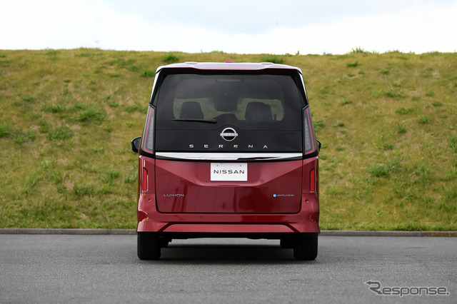 日産 セレナ LUXION e-POWER