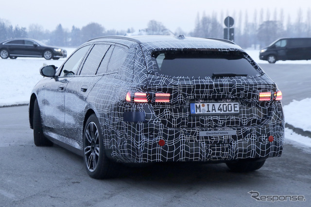 BMW i5 ツーリング プロトタイプ（スクープ写真）