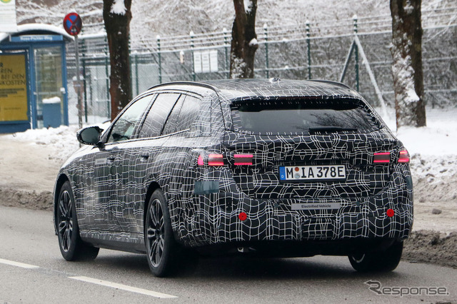 BMW i5ツーリング プロトタイプ（スクープ写真）