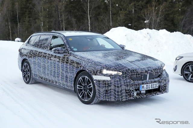 BMW i5ツーリング プロトタイプ（スクープ写真）