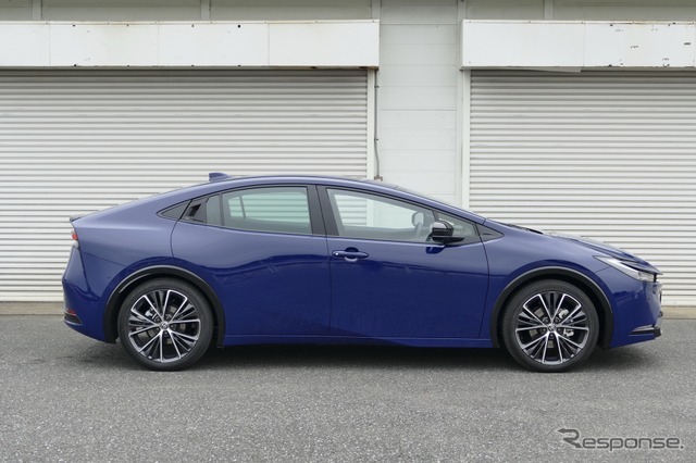 トヨタ プリウス 新型（2.0リットル E-Four）