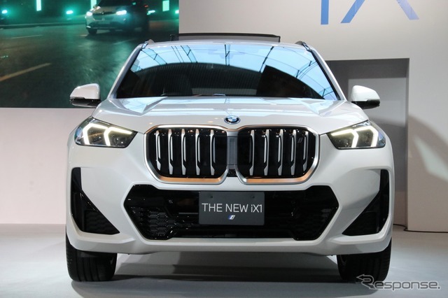 BMW iX1