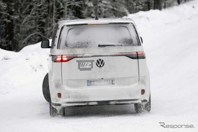 VW ID.BUZZ ロングホイールベースのプロトタイプ（スクープ写真）