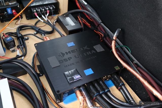 システム全体をコントロールしているのはヘリックスのプロセッサーであるDSP ULTRA。優れた調整機能＆高音質で定評のユニットだ。