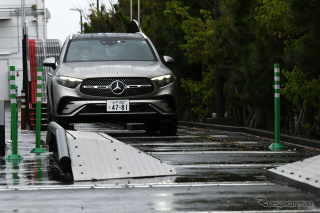 GLC 220 d 4MATIC（ISG 搭載モデル）