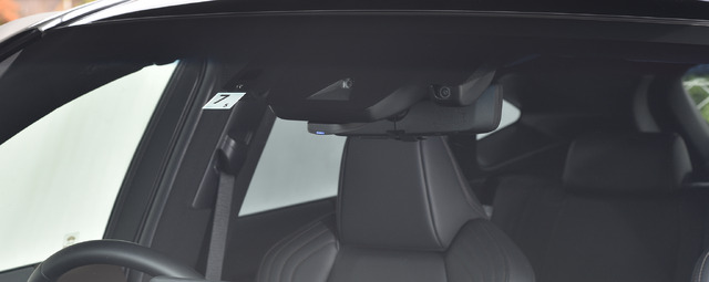 これ一つで新型ヤリス／ヤリスクロスの純正録画機能付きインナーミラーが駐車監視カメラに変身！ コムテックから専用駐車監視ユニット「PMU-T02」が新発売