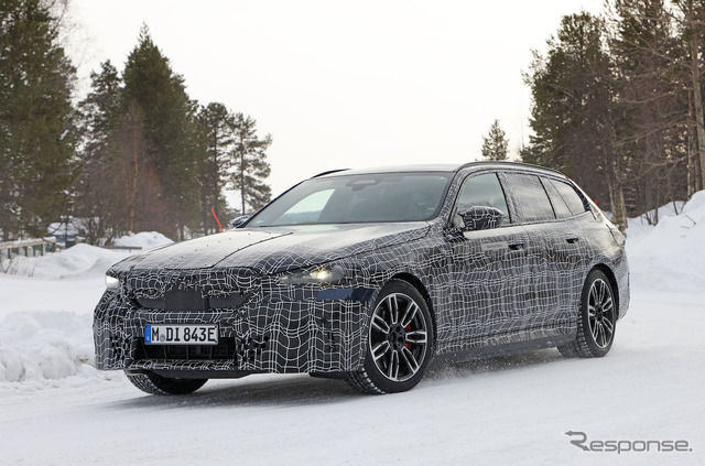 BMW i5ツーリング M60 プロトタイプ（スクープ写真）