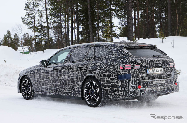 BMW i5ツーリング M60 プロトタイプ（スクープ写真）