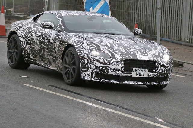 アストンマーティン DB11 スクープ写真
