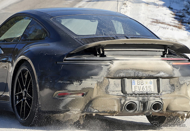 ポルシェ 911 GTS 改良新型プロトタイプ（スクープ写真）