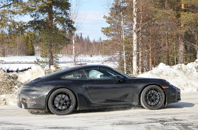 ポルシェ 911 GTS 改良新型プロトタイプ（スクープ写真）