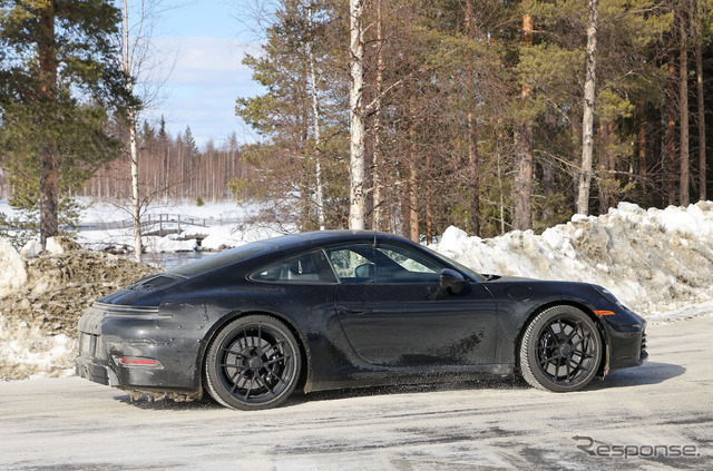 ポルシェ 911 GTS 改良新型プロトタイプ（スクープ写真）