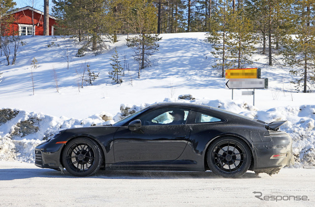 ポルシェ 911 GTS 改良新型プロトタイプ（スクープ写真）