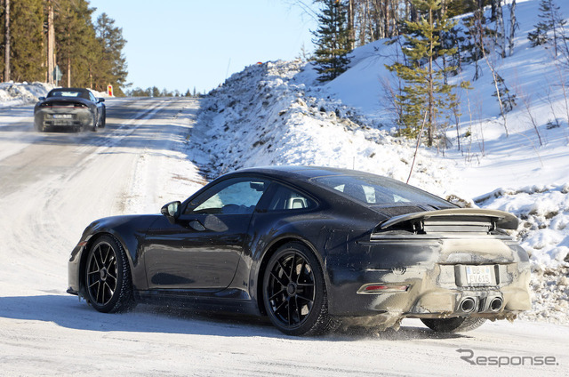 ポルシェ 911 GTS 改良新型プロトタイプ（スクープ写真）