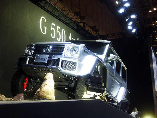 『G 550 4x4 2』を国内で初公開したメルセデス・ベンツ日本（東京オートサロン2016／1月15日／幕張メッセ）