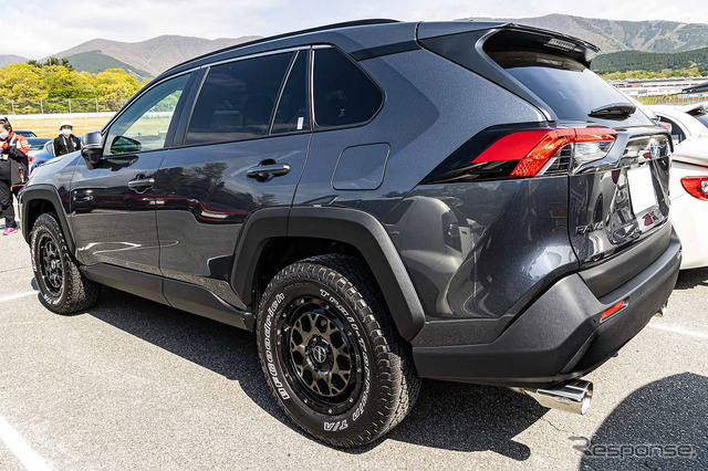 トヨタ RAV4×チームデイトナ M9