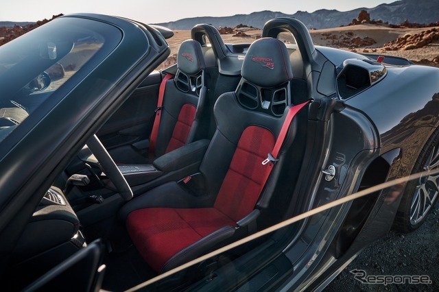 ポルシェ 718スパイダーRS